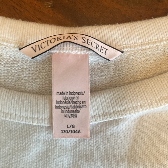 GUC. Victoria’s Secret sweatshirt. - Picture 6 of 7